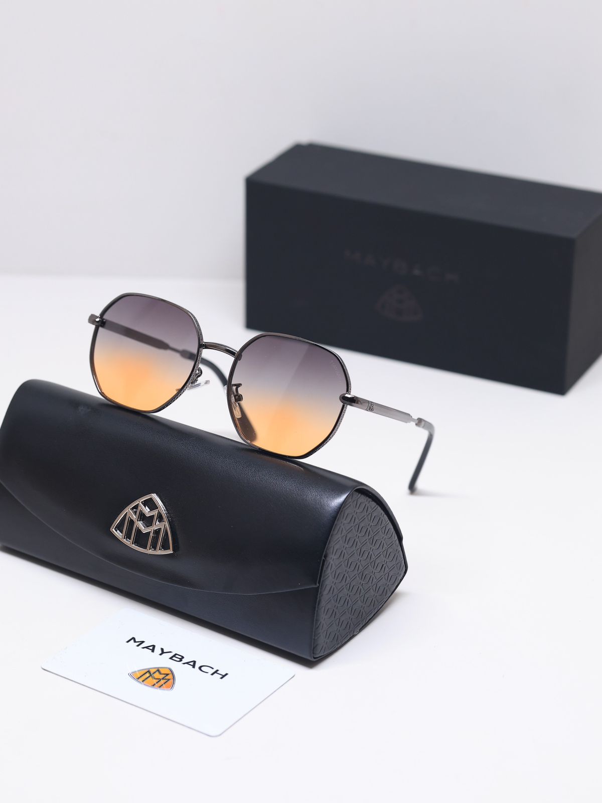 Novelle Shades