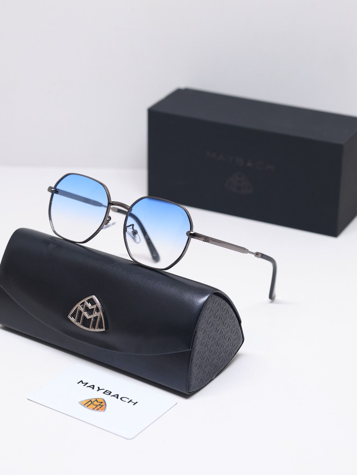 Novelle Shades