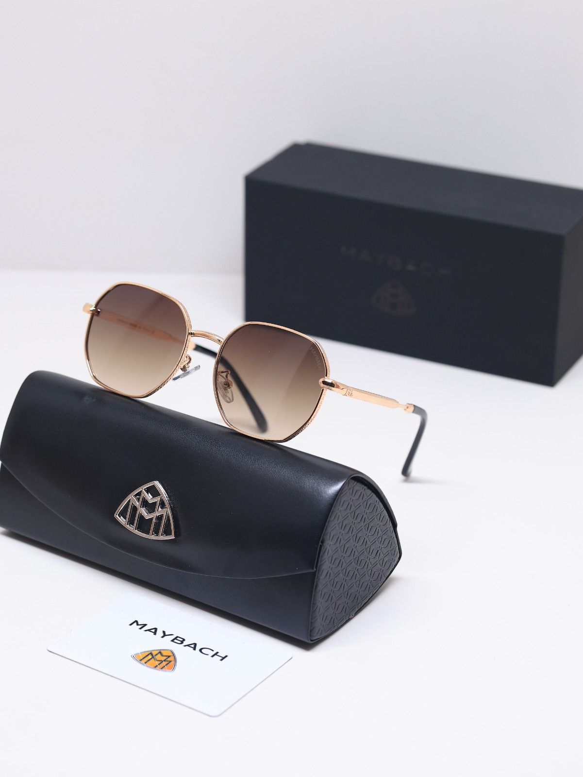 Novelle Shades