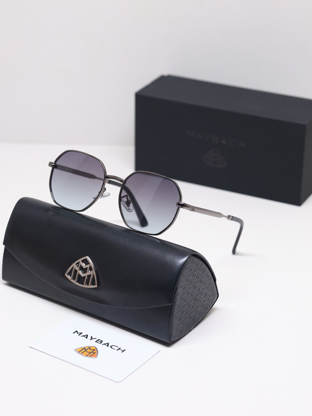 Novelle Shades